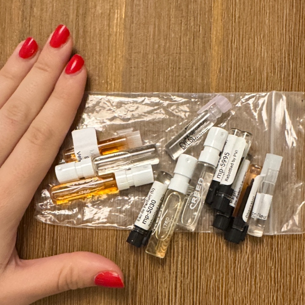 PERFUME SAMPLES - Picture 2 of 2